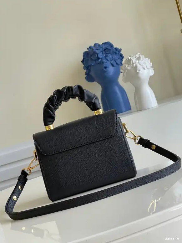 LOUIS TWIST MM VUITTON 0620